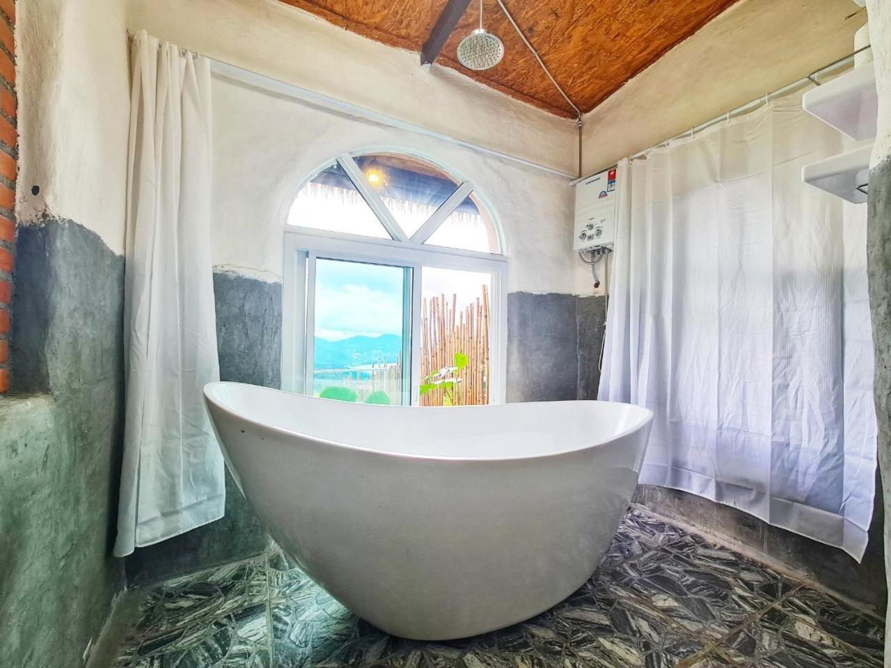 แสงเหนือแคมป์ปิ้งม่อนแจ่ม Hotel Ban Mae Raem Bagian luar foto